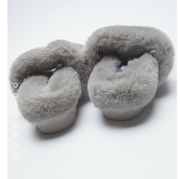 ZARA FAUX FUR LOW HEEL SANDALS Bloggers favorite - Picture 8 of 14